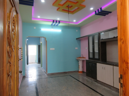 2) Li Id : 135 - Hall.JPG